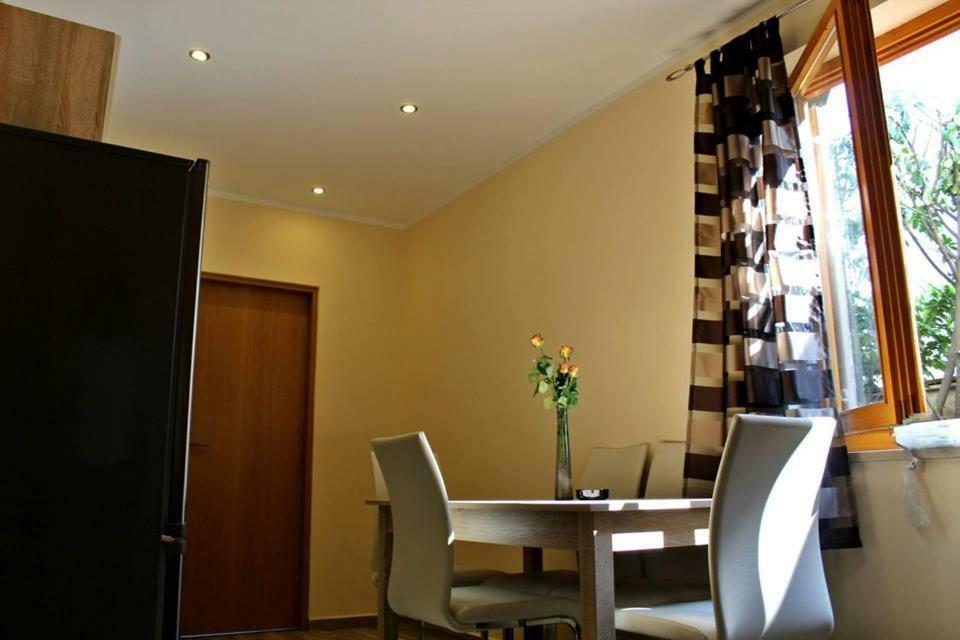 Apartments Klaudija Pula Exterior foto